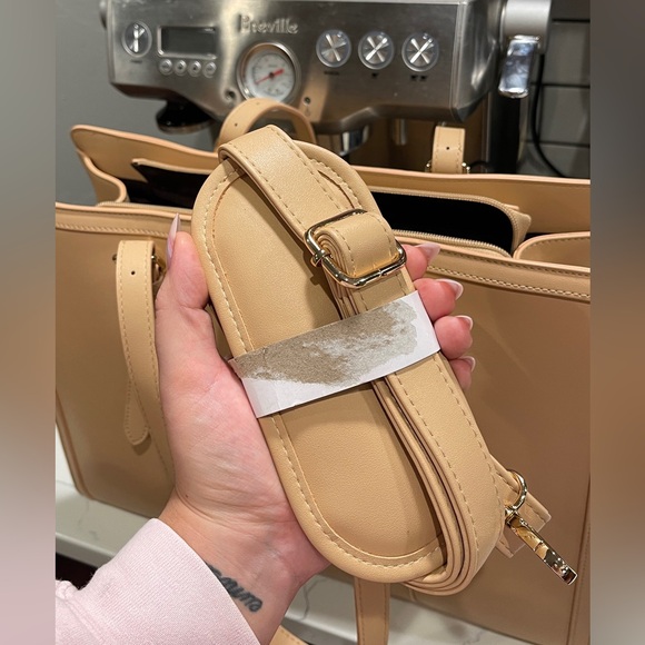 NWOT Lovevook Enamored Tan Laptop Tote Bag - Picture 9 of 10